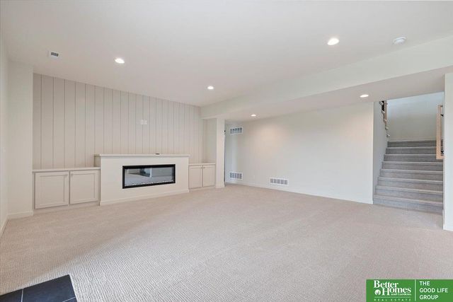 4513 S 203rd Street, Omaha, NE 68135