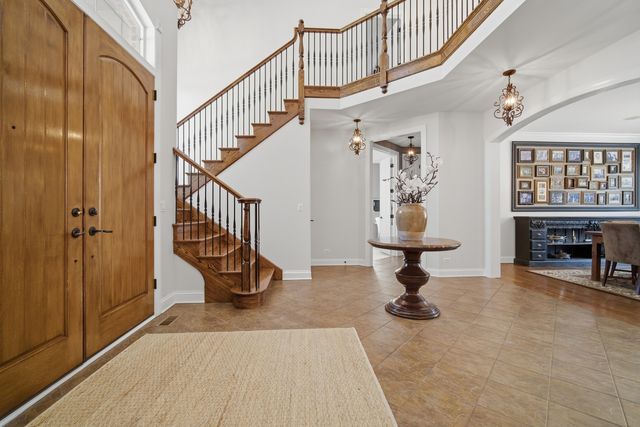 422 Old Mill Circle, Lincolnshire, IL 60069