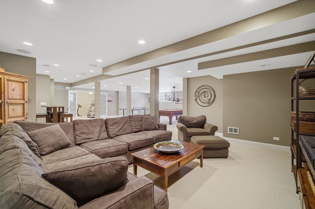 422 Old Mill Circle, Lincolnshire, IL 60069