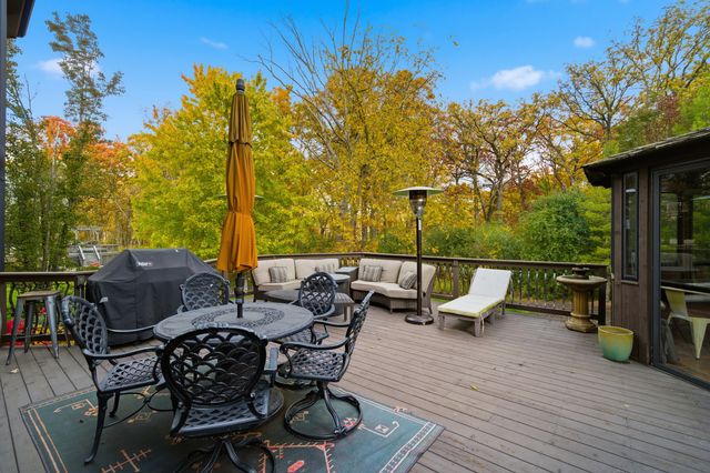 422 Old Mill Circle, Lincolnshire, IL 60069