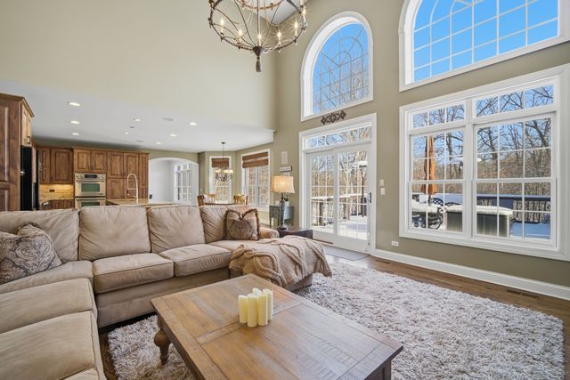 422 Old Mill Circle, Lincolnshire, IL 60069