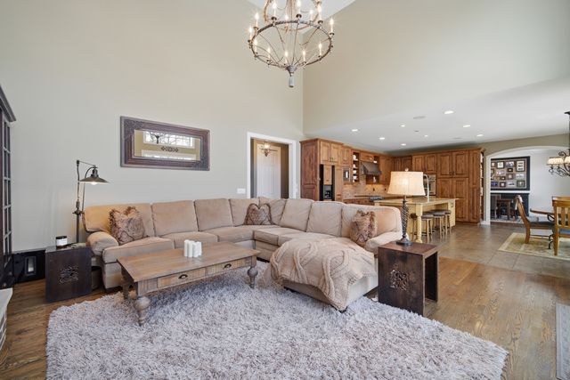 422 Old Mill Circle, Lincolnshire, IL 60069