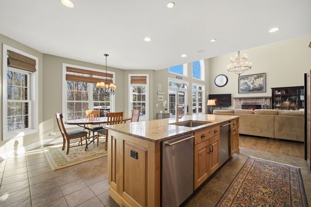 422 Old Mill Circle, Lincolnshire, IL 60069