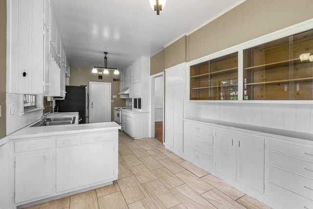 757 Old Ivy NE Road, Atlanta, GA 30342