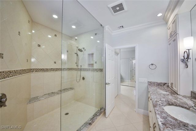 824 Hideaway CIR E 3-324, Marco Island, FL 34145