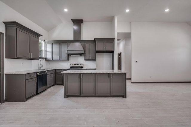 701 Lakeland Drive, West Tawakoni, TX 75474