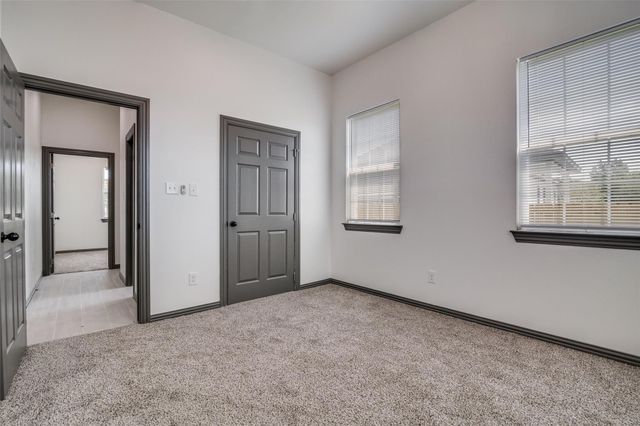 701 Lakeland Drive, West Tawakoni, TX 75474