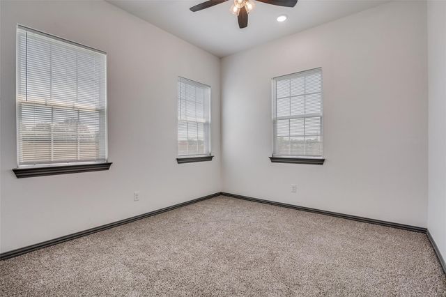 701 Lakeland Drive, West Tawakoni, TX 75474