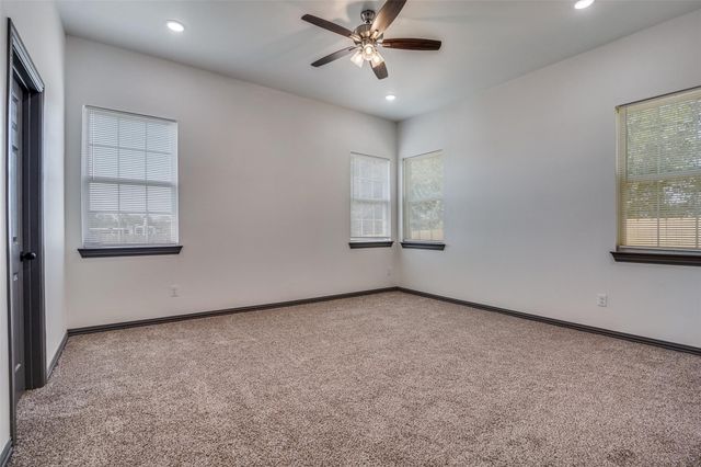 701 Lakeland Drive, West Tawakoni, TX 75474