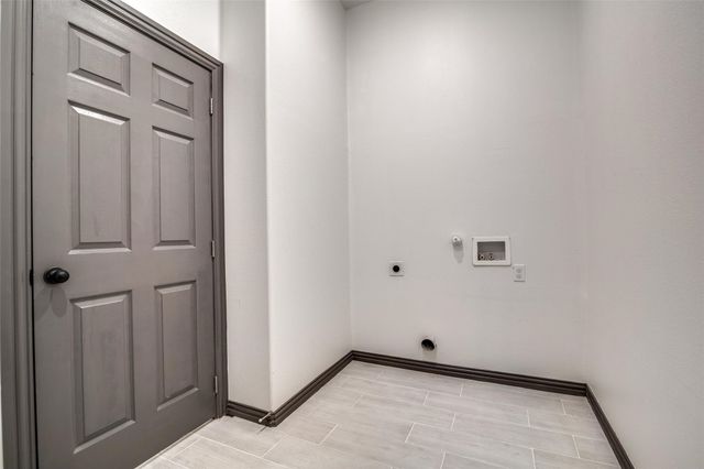 701 Lakeland Drive, West Tawakoni, TX 75474