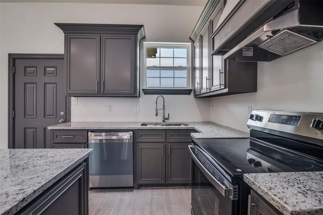 701 Lakeland Drive, West Tawakoni, TX 75474