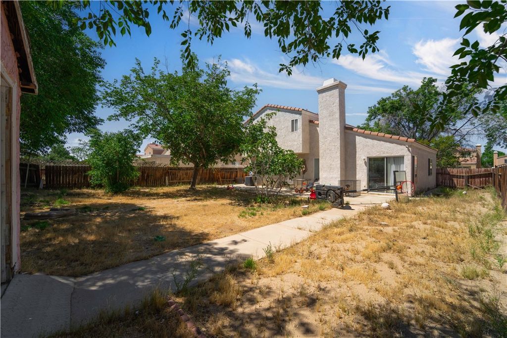 Image 18 of property listing at 44920 Calston Avenue, Lancaster, CA 93535