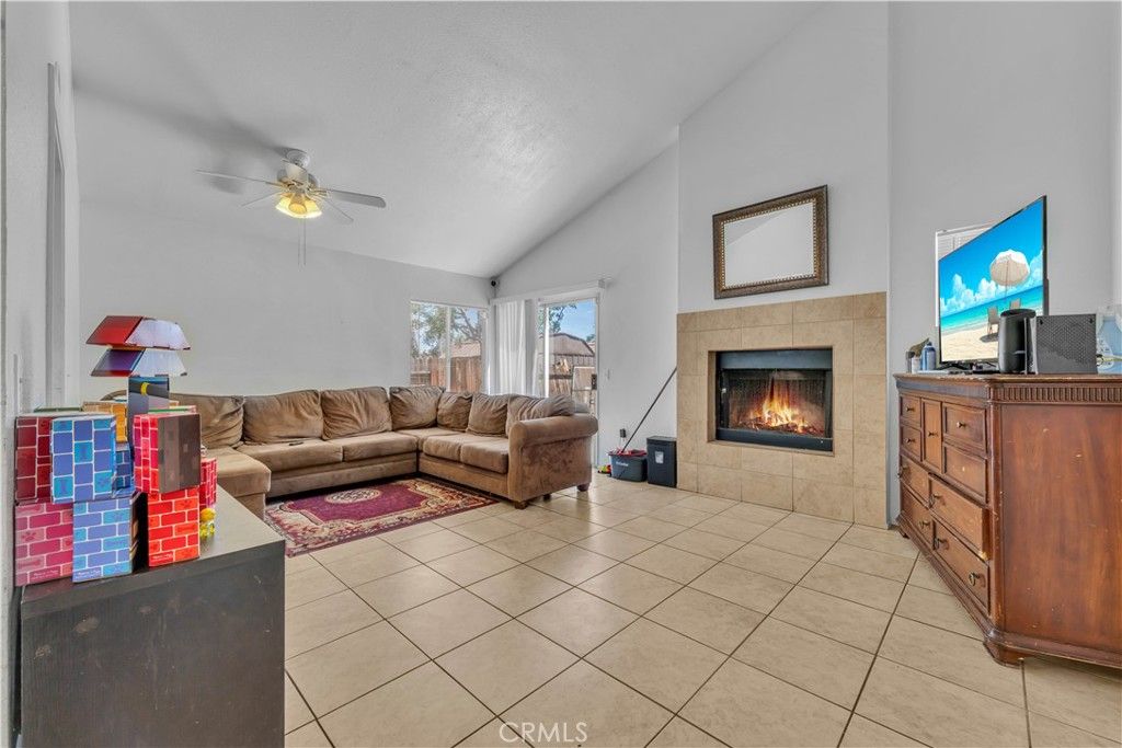 Image 2 of property listing at 44920 Calston Avenue, Lancaster, CA 93535