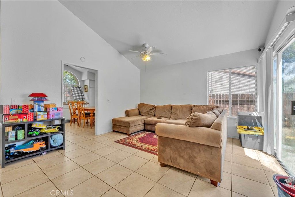 Image 3 of property listing at 44920 Calston Avenue, Lancaster, CA 93535