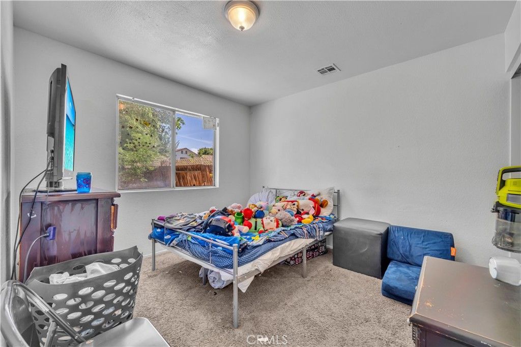 Image 9 of property listing at 44920 Calston Avenue, Lancaster, CA 93535