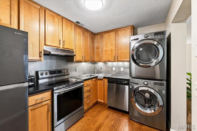 1540 High School Drive, Brentwood, MO 63144