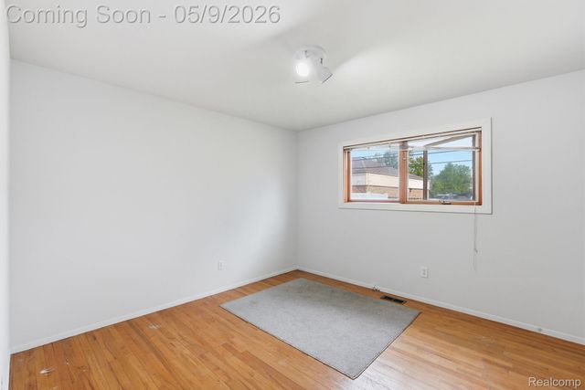 13657 Jenny Drive, Warren, MI 48088