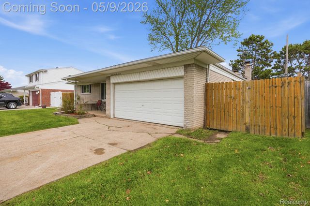 13657 Jenny Drive, Warren, MI 48088