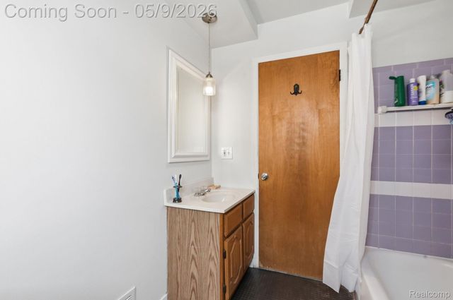 13657 Jenny Drive, Warren, MI 48088