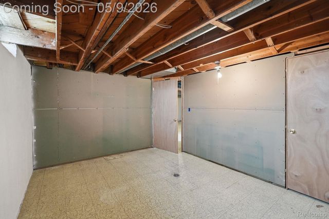 13657 Jenny Drive, Warren, MI 48088