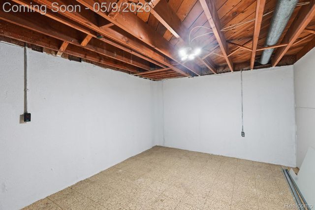 13657 Jenny Drive, Warren, MI 48088