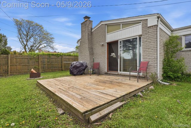 13657 Jenny Drive, Warren, MI 48088