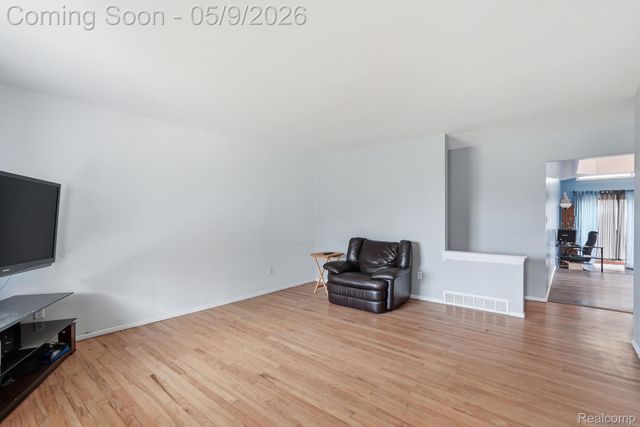 13657 Jenny Drive, Warren, MI 48088