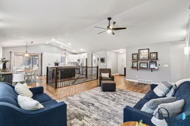 3805 S Bedford Ave Avenue, Sioux Falls, SD 57103