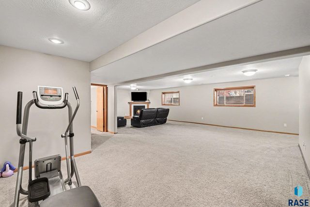 3805 S Bedford Ave Avenue, Sioux Falls, SD 57103