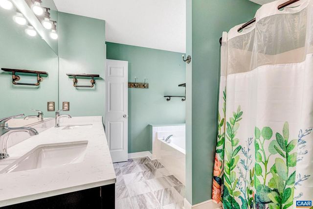 251 IVY GLEN LN, Bumpass, VA 23024