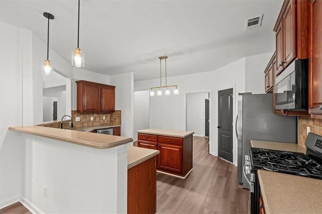 512 Oakbridge Drive, Douglasville, GA 30134