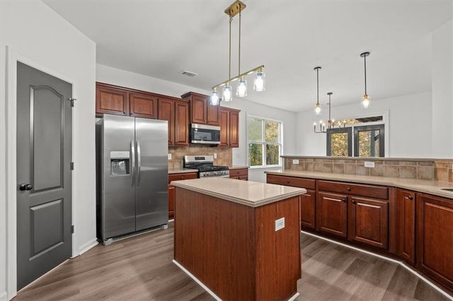 512 Oakbridge Drive, Douglasville, GA 30134