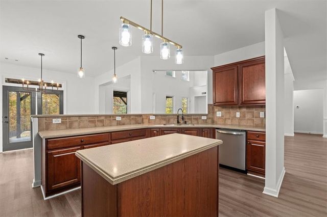 512 Oakbridge Drive, Douglasville, GA 30134