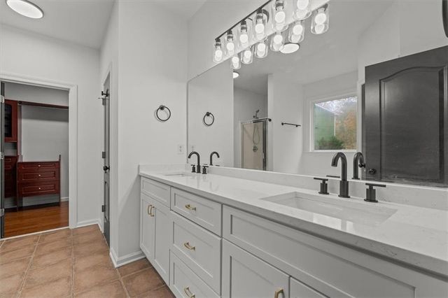 512 Oakbridge Drive, Douglasville, GA 30134