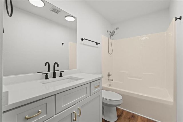 512 Oakbridge Drive, Douglasville, GA 30134