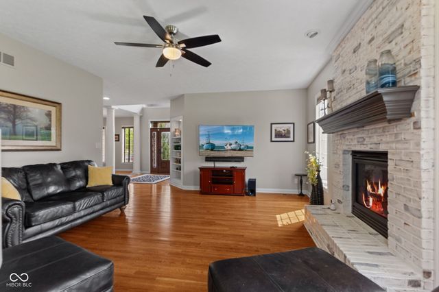 2418 Waterside Circle, Avon, IN 46123
