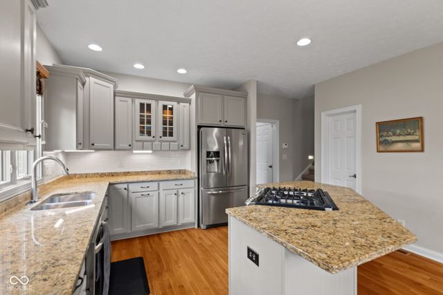 2418 Waterside Circle, Avon, IN 46123