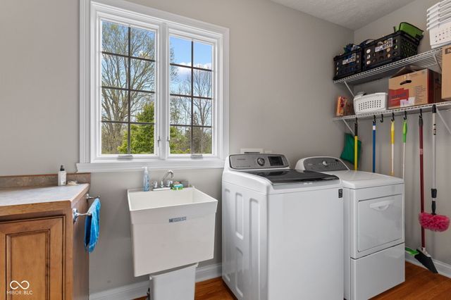 2418 Waterside Circle, Avon, IN 46123