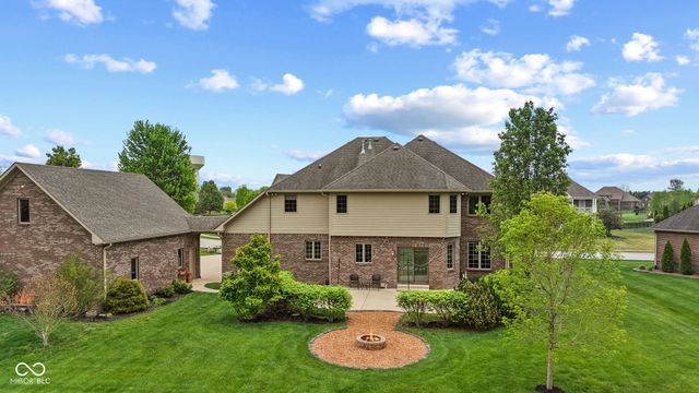 2418 Waterside Circle, Avon, IN 46123