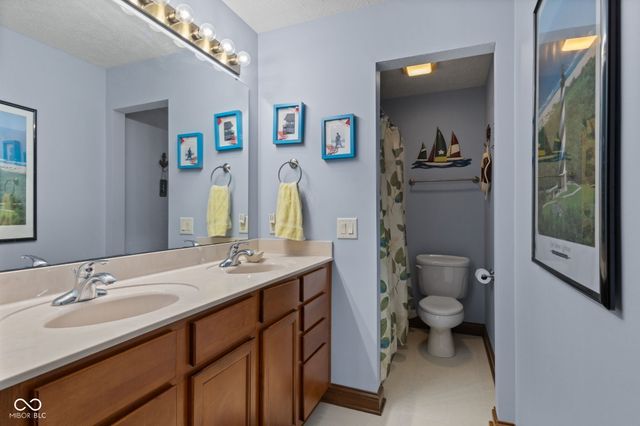 2418 Waterside Circle, Avon, IN 46123