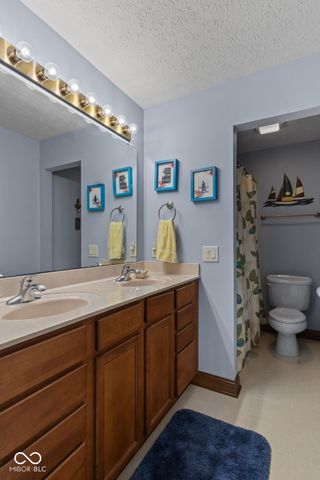 2418 Waterside Circle, Avon, IN 46123