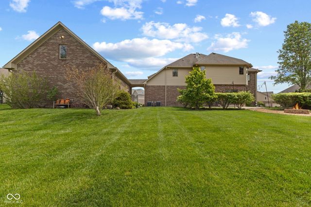 2418 Waterside Circle, Avon, IN 46123