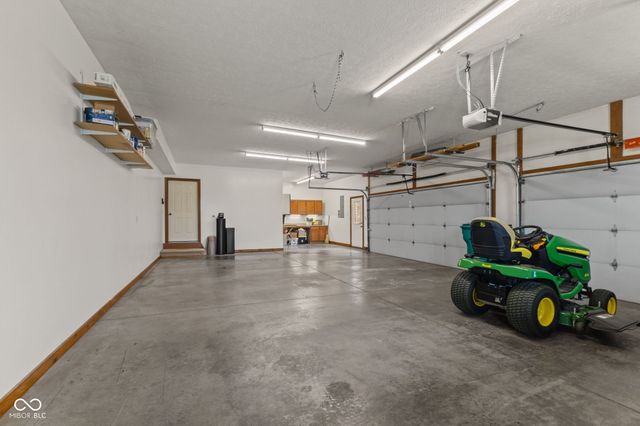 2418 Waterside Circle, Avon, IN 46123
