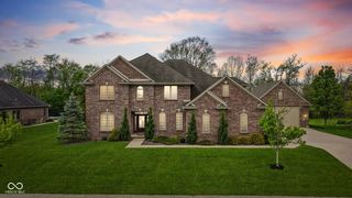 2418 Waterside Circle, Avon, IN 46123