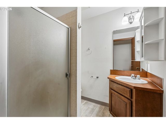13620 Sw FERN St, Portland, OR 97223