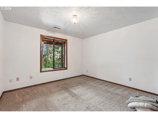 13620 Sw FERN St, Portland, OR 97223