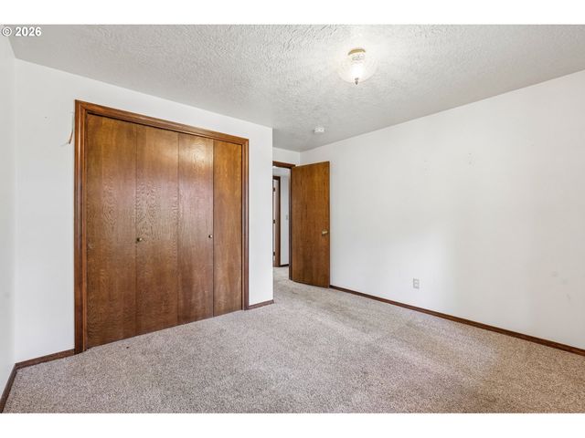 13620 Sw FERN St, Portland, OR 97223