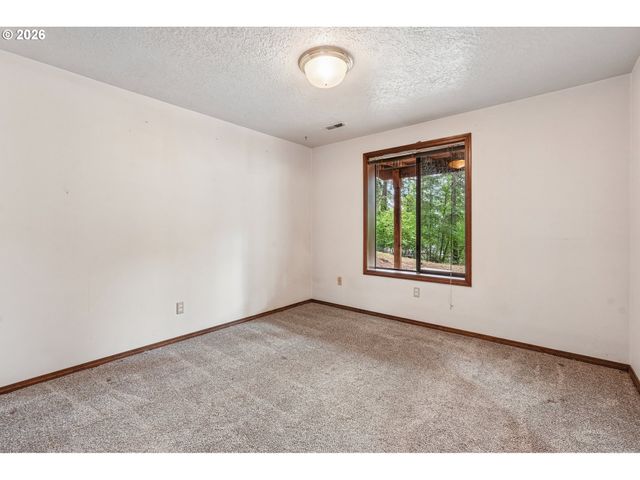 13620 Sw FERN St, Portland, OR 97223