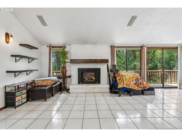 13620 Sw FERN St, Portland, OR 97223