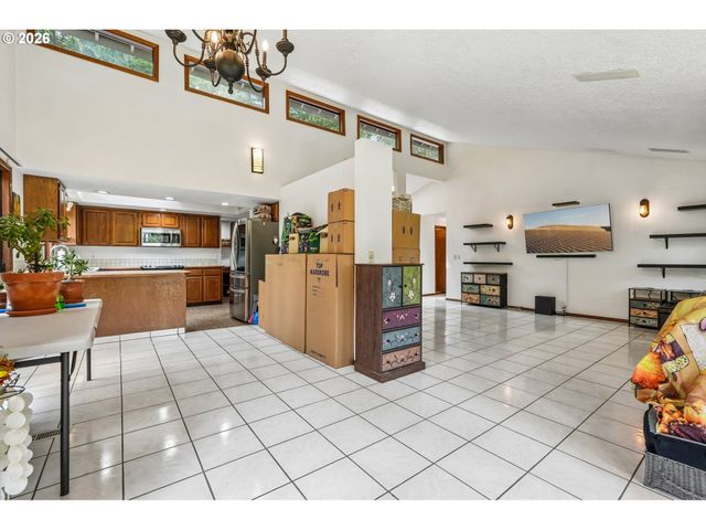 13620 Sw FERN St, Portland, OR 97223